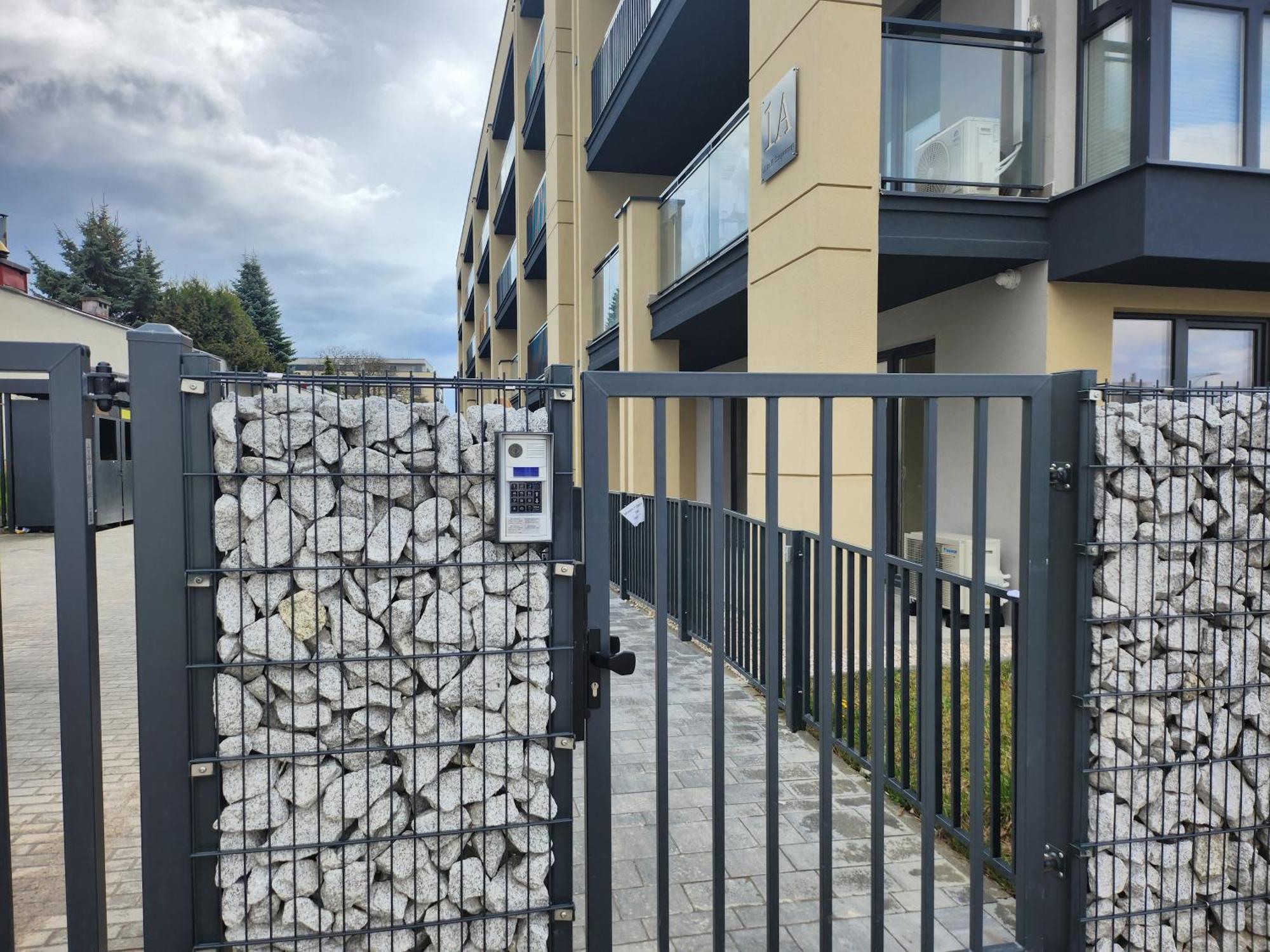 Dwa Jelonki, Ul Sciegiennego, Centrum, Garaz, Ogrodek Kielce Exterior foto